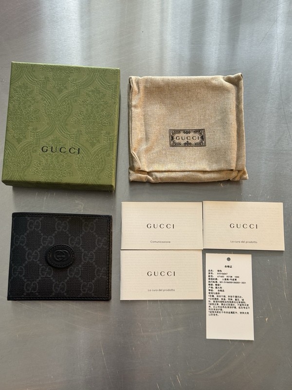 Brand New Gucci GG Supreme Bifold Wallet Black Interlocking Leather
