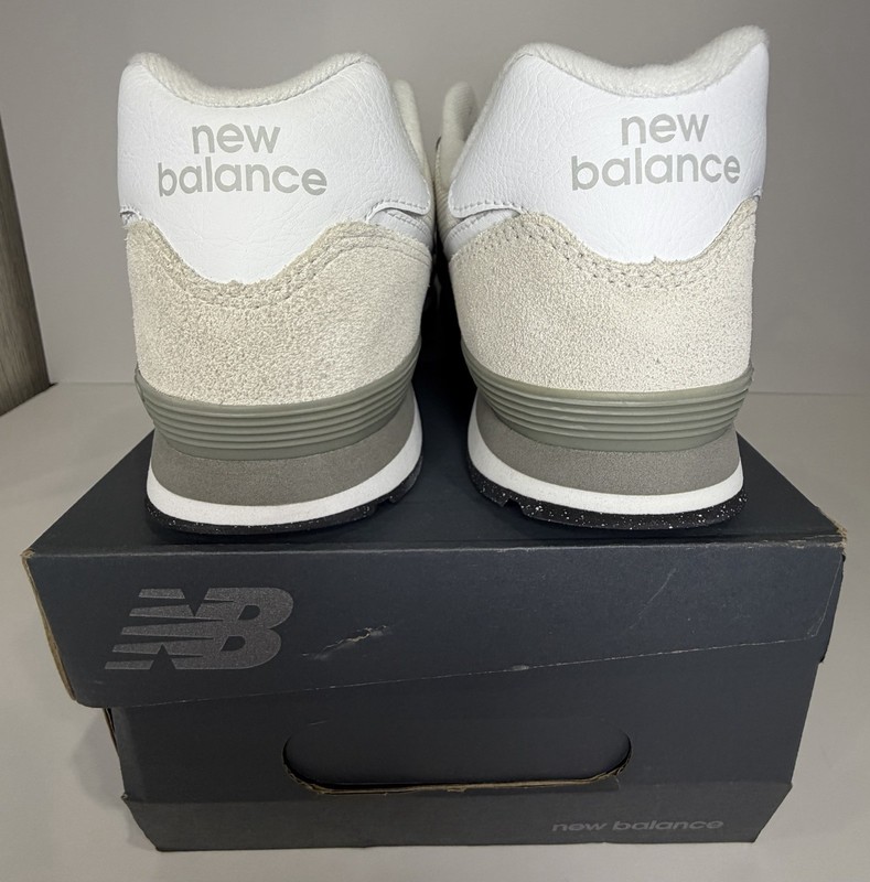 New Balance 574 men’s Gray/White Low Top Lace Up Suede/Mesh Sneakers size 7 gallery