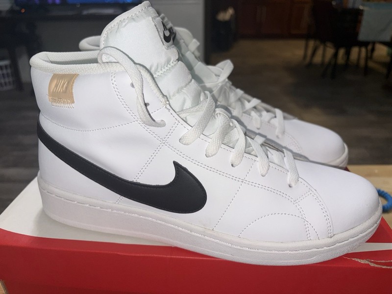 Nike Court Royale 2 Mid Men’s Shoes 10.5 (small stain in one shoe)