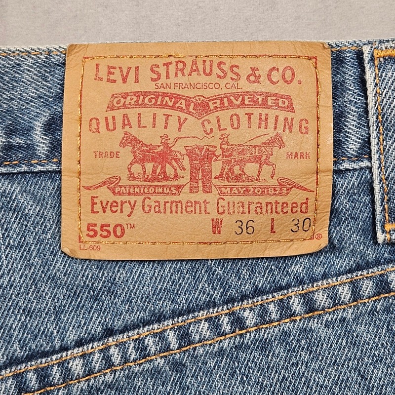 Vintage Levi's 550 Jeans Mens 36x30 Relaxed Fit Blue Medium Wash Denim Y2K 2002 gallery