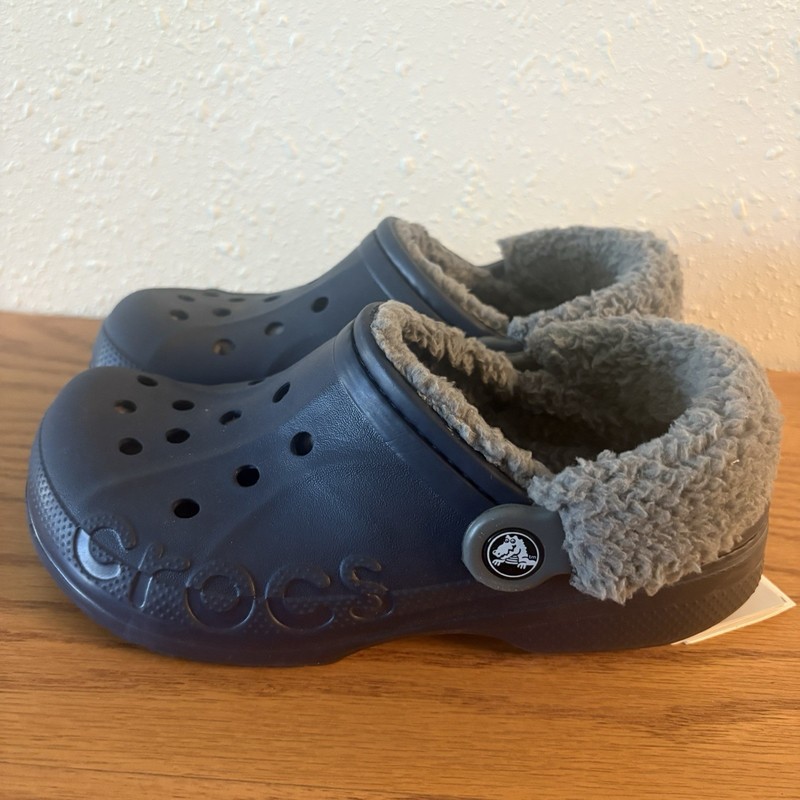 Crocs Unisex Adult Classic Baya Lined Fuzzy Strap Clogs Navy/Gray Lining W6/M4 gallery