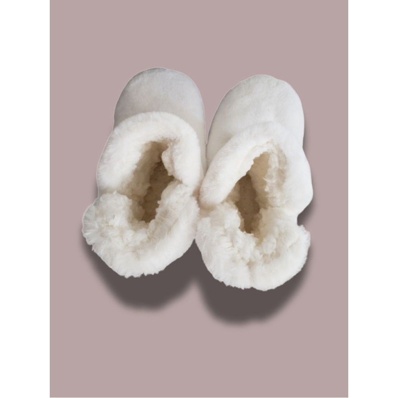 2 Pairs Auden Faux Fur Booties Slippers NWT White M/L 8-10 (2 pairs) gallery