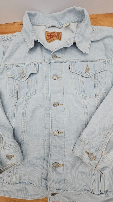 Levi Strauss Co Classic Original Trucker Jacket Denim Light Wash Women's Size 2X gallery