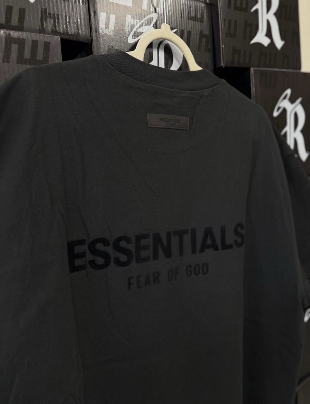 Fear of God ESSENTIALS Men’s Crew Neck Logo Graphic T-Shirt Black