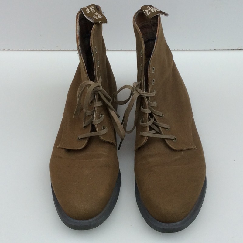 DR MARTENS Air Wair Suede Leather Boots UK 9/US 10 With Sole Bouncing gallery
